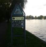 Radfahren erlaubt und verboten - am gleichen Schild.